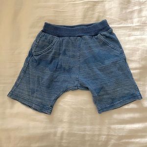 Bit’z kids blue shark print shorts sz 2/3